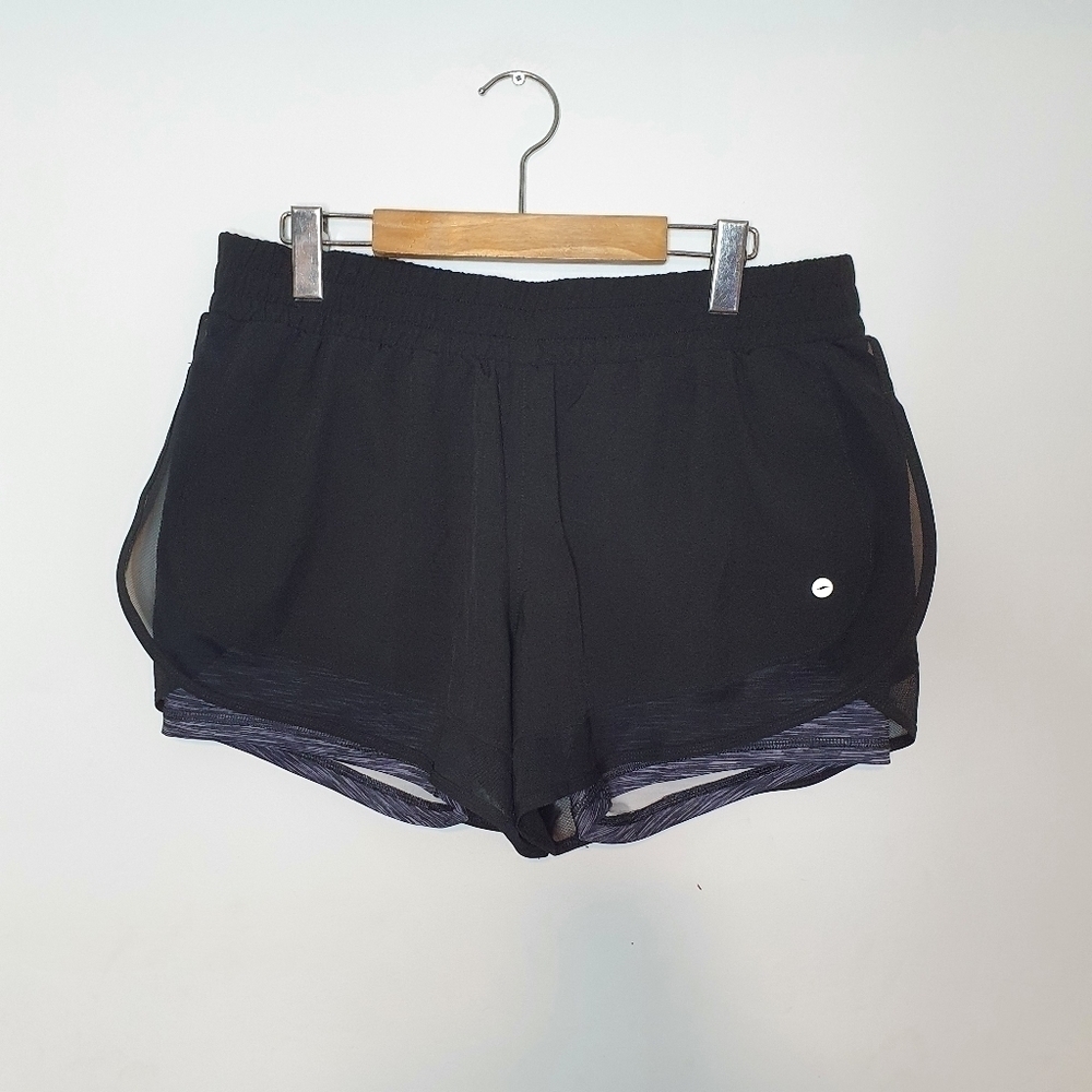 Avia Black Short Size L